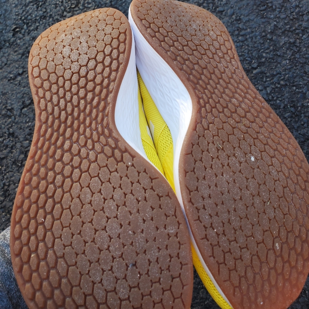 Women's New Balance Roav - Yellow & White - Picture 6 of 6
